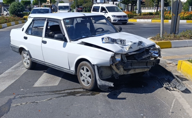Tofaş otomobille çarpışan motosikletli ağır yaralandı Tofaş otomobille çarpışan motosikletli ağır yaralandı