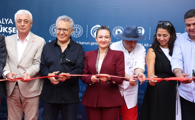 15. Antalya Kitap Fuarı kapılarını açtı