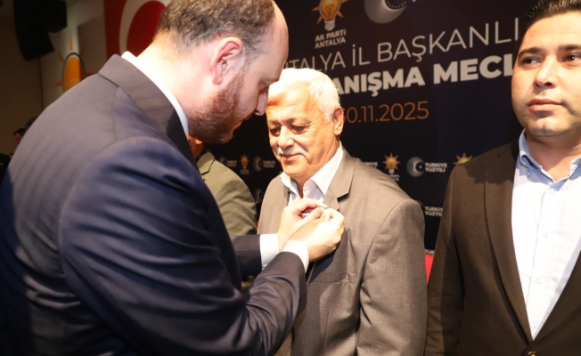 Aksu’da 6 Meclis Üyesi AK Parti rozetini taktı