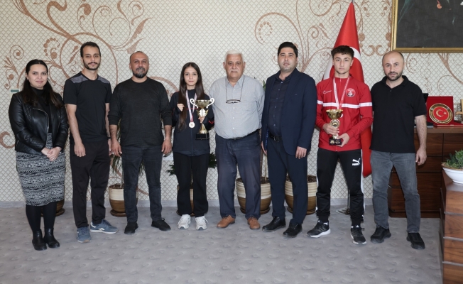 Aksulu sporcular birinci oldu