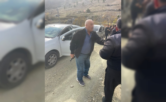 Alanya'da silahlı ve bıçaklı kavga kanlı bitti: 2 yaralı