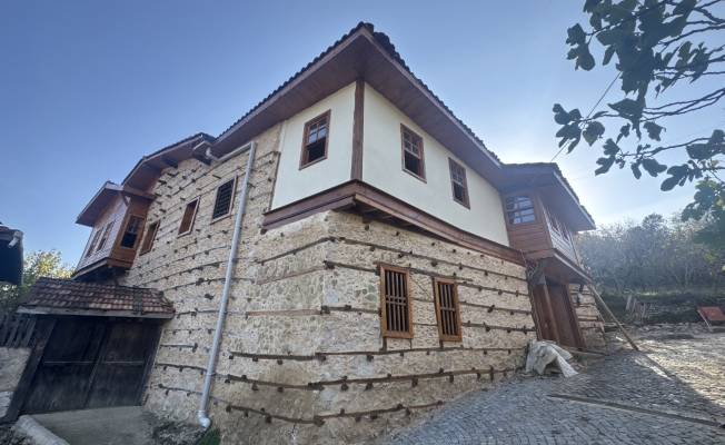 Antalya'da ata mirası tarihi düğmeli evler restore ediliyor