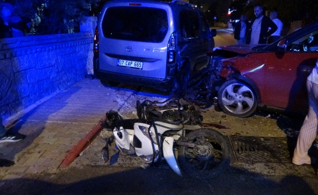 Kazada yaralanan motosikletlinin feryatları mahalleyi inletti