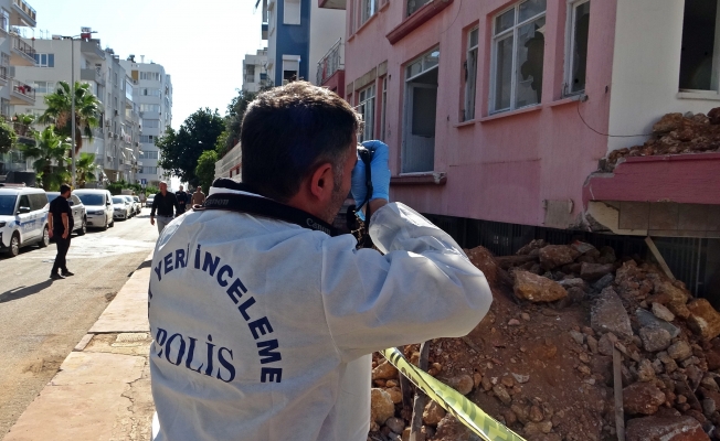 Kentsel dönüşüm için boşaltılan binadaki yangında erkek cesedi çıktı