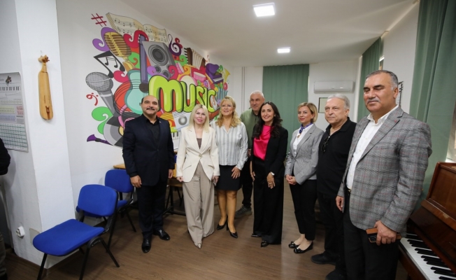 Rektör Özkan, mezunu olduğu okulun yenilenmesine destek verdi