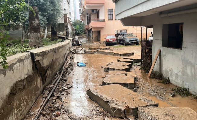 15 dakikalık yağmur Alanya'yı felç etti zararın boyutu ertesi gün ortaya çıktı