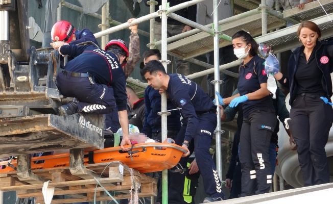 Antalya'da inşaat iskelesinden düşen işçi ağır yaralandı