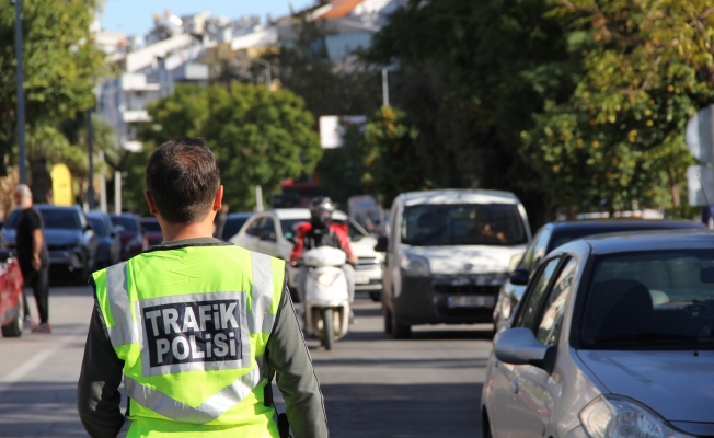 Antalya'da son 1 haftada 11 bin 553 araç ve sürücüne ceza kesildi