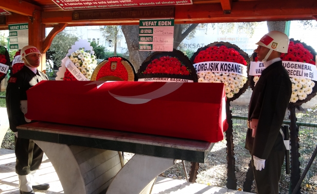 Emekli Tümgeneral Gürsel Öztürk Antalya'da son yolculuğuna uğurlandı