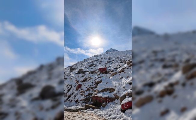  Kaş'ın yüksek kesimleri beyaza büründü