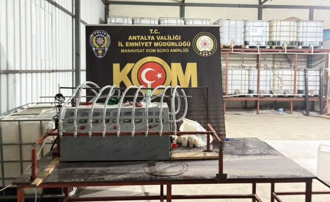 Antalya'da son 1 haftada suç işleme amacıyla örgüt kurma ve kaçakçılık suçlarından 14 kişi tutuklandı