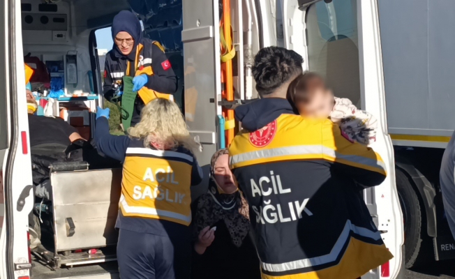 112 görevlisinin kucağında annesini bekledi!