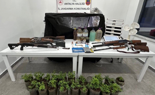  Alanya'da uyuşturucu operasyonu: Sıvı metamfetamin ve kenevir ele geçirildi