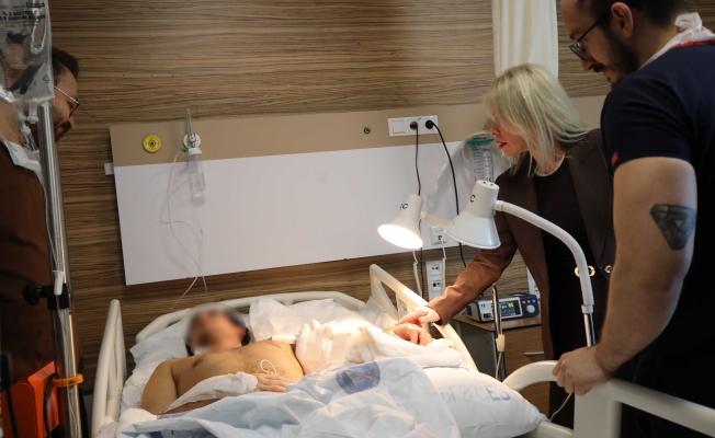 Kolu ve bacağı kopan hastalar 10 saatte aynı anda ameliyat edildi