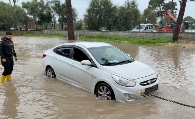 Serik'te yollar göle döndü!