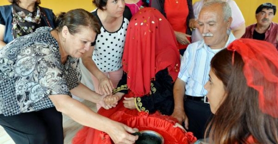 41 yıl sonra kına gecesi mutluluğu