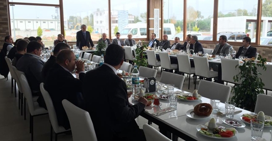 AK Parti Döşemealtı toplantıda