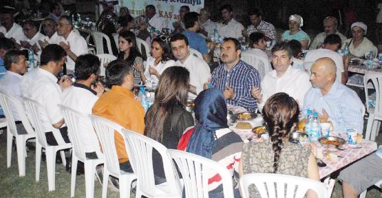 AK Parti'den Kaş'ta iftar yemeği