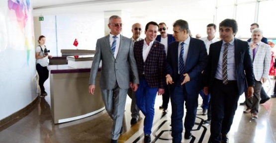 Antalya'da 10 milyona mal olan Rus okulu açıldı