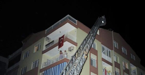 Apartmanda korkutan yangın