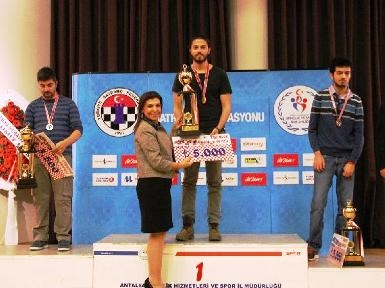 Burak Fırat satrançta şampiyon Burak Fırat satrançta şampiyon