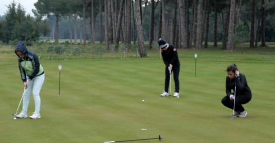 Kadınlar Golf Milli Takımı Antalya'da kampa girdi