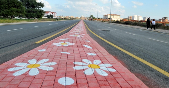 Kepez’de yollar çiçek açtı