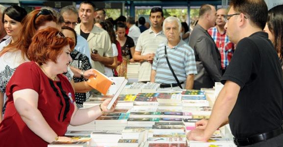 Konyaaltı Kitap Fuarı kapılarını 4'üncü kez açtı