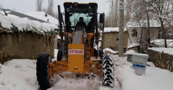 Korkuteli'de karla mücadele