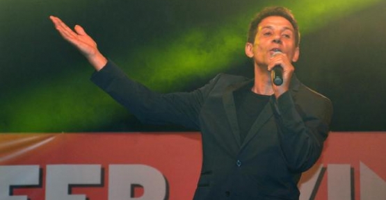 Mustafa Yıldızdoğan Fethiye'de konser verdi