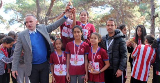Serikli kızlar Antalya şampiyonu