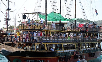 Kemer'de yat turuna yoğun ilgi