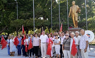 Finike'de Zafer Bayramı törenle kutlandı