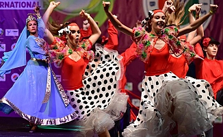 Folklor festivaline muhteşem gala