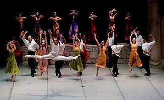 Aspendos 'Zorba'yı bekliyor