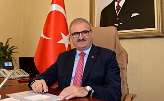 Vali Karaloğlu, Muhtarlar Günü'nü kutladı