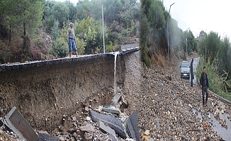 Manavgat’ta yağmur hayatı olumsuz etkiledi