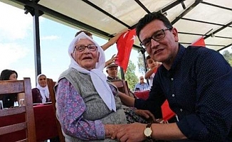 Milletvekili Atay Uslu, 103 yaşındaki anneannesini kaybetti