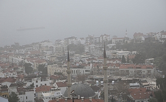 Antalya'nın Kaş ilçesi toz bulutuna esir oldu