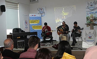  Türk Halk Müziği Yarışması’nın birincisi AÜ oldu 
