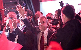 Antalya'da CHP'li Muhittin Böcek kazandı