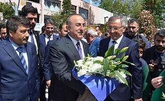 Bakan Çavuşoğlu, Serik Belediyesi'ni ziyaret etti