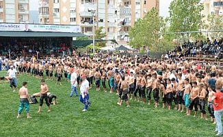 Kumluca'da yağlı güreşler başladı