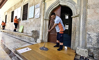 Muratpaşa'da camilerde Ramazan hazırlığı