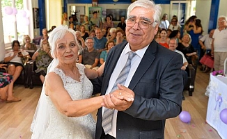 43 yıl sonra düğün yaptılar