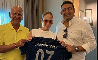 Jennifer Lopez'e Türkiye haritalı Antalyaspor forması