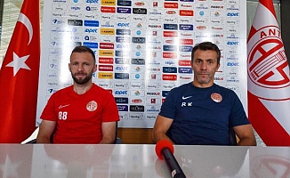 Hakan Özmert: Her Türk futbolcusu gibi milli formayı giymek isterim