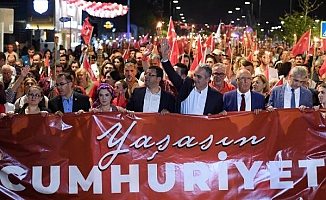 Konyaaltı'nda 'Cumhuriyet' yürüyüşü