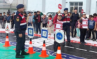 Öğrencilere uygulamalı trafik eğitimi