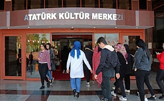 AKM'de 'Antalya' yerine 'Atatürk'